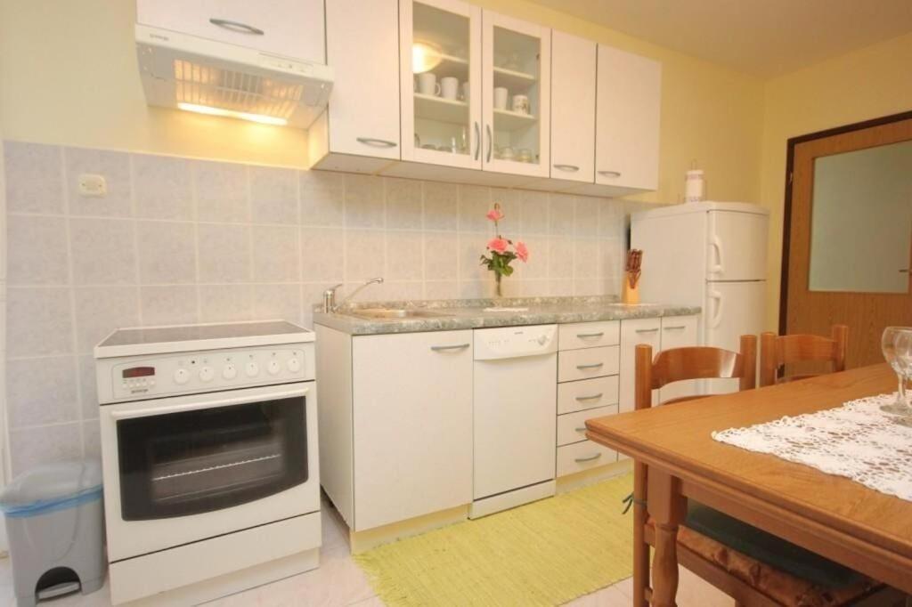 Apartments Zoki - Great Location Close To The Sea Vis Luaran gambar